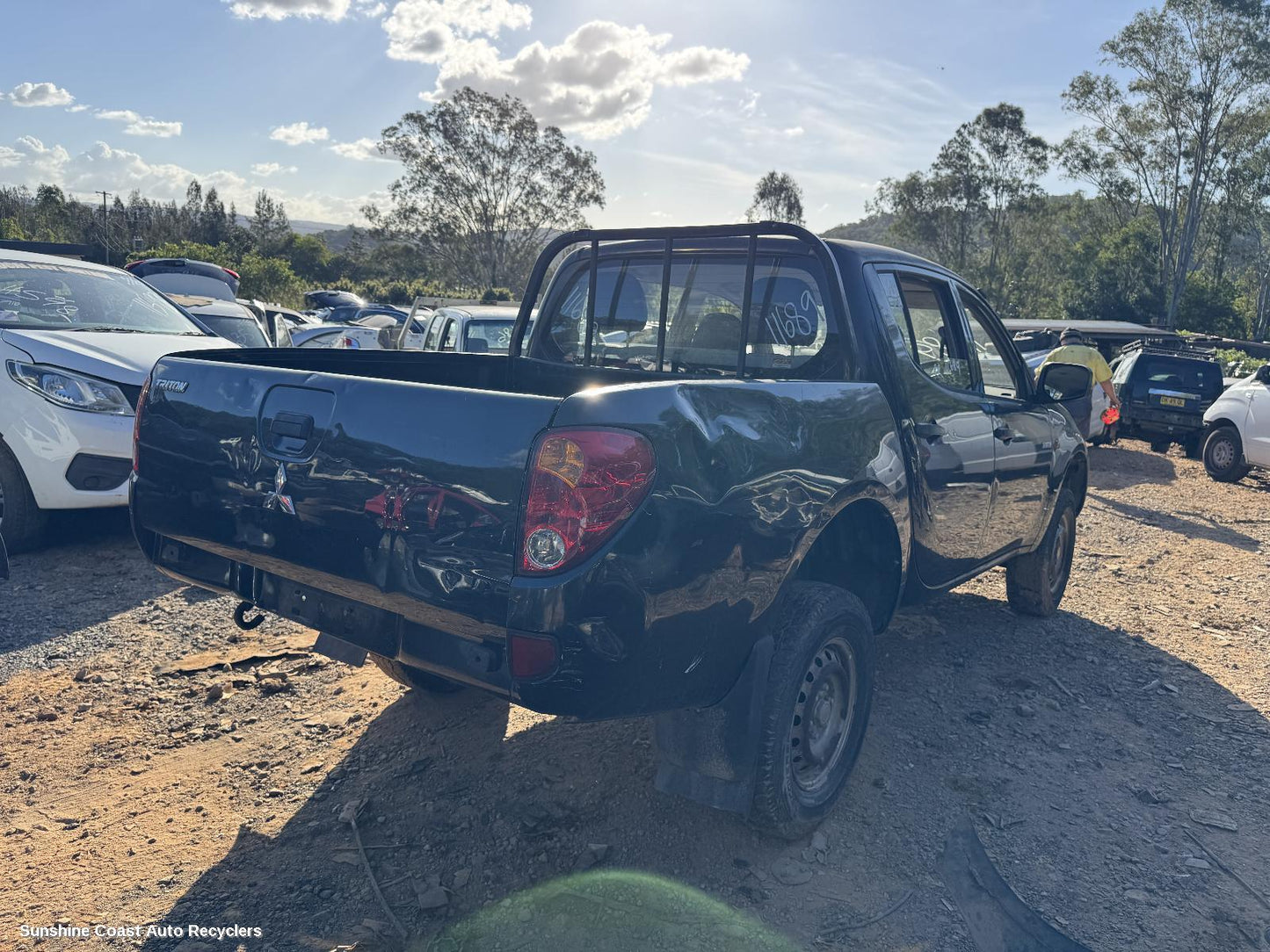 2008 Mitsubishi Triton Left Guard