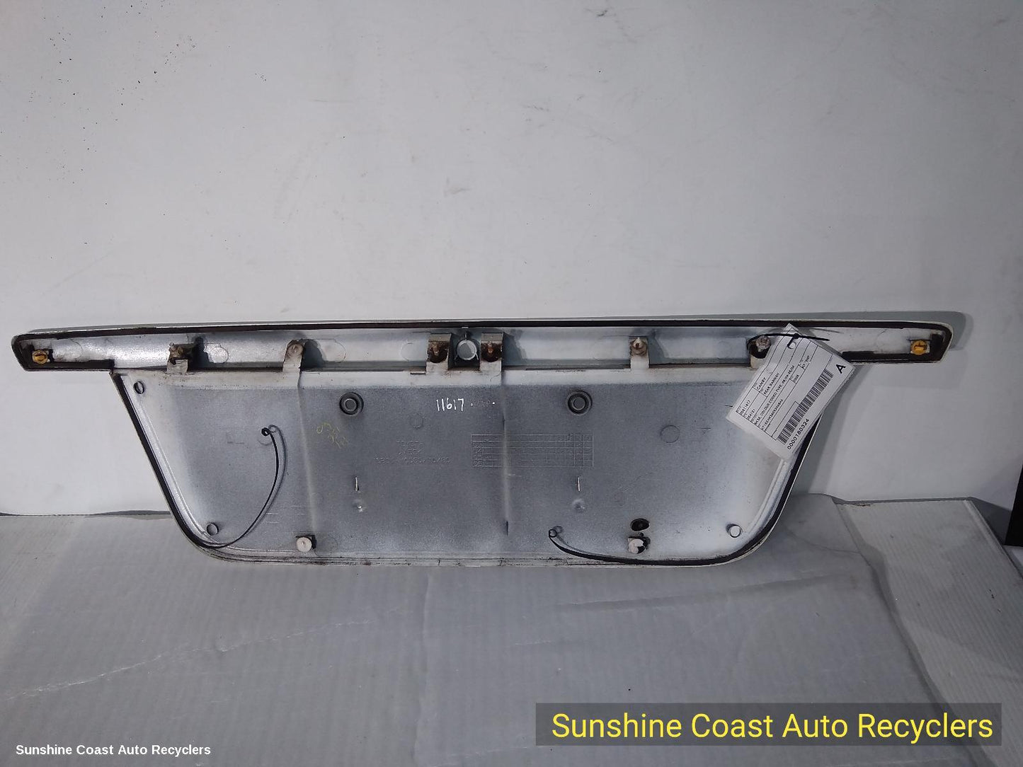 2005 Toyota Camry Rear Garnish