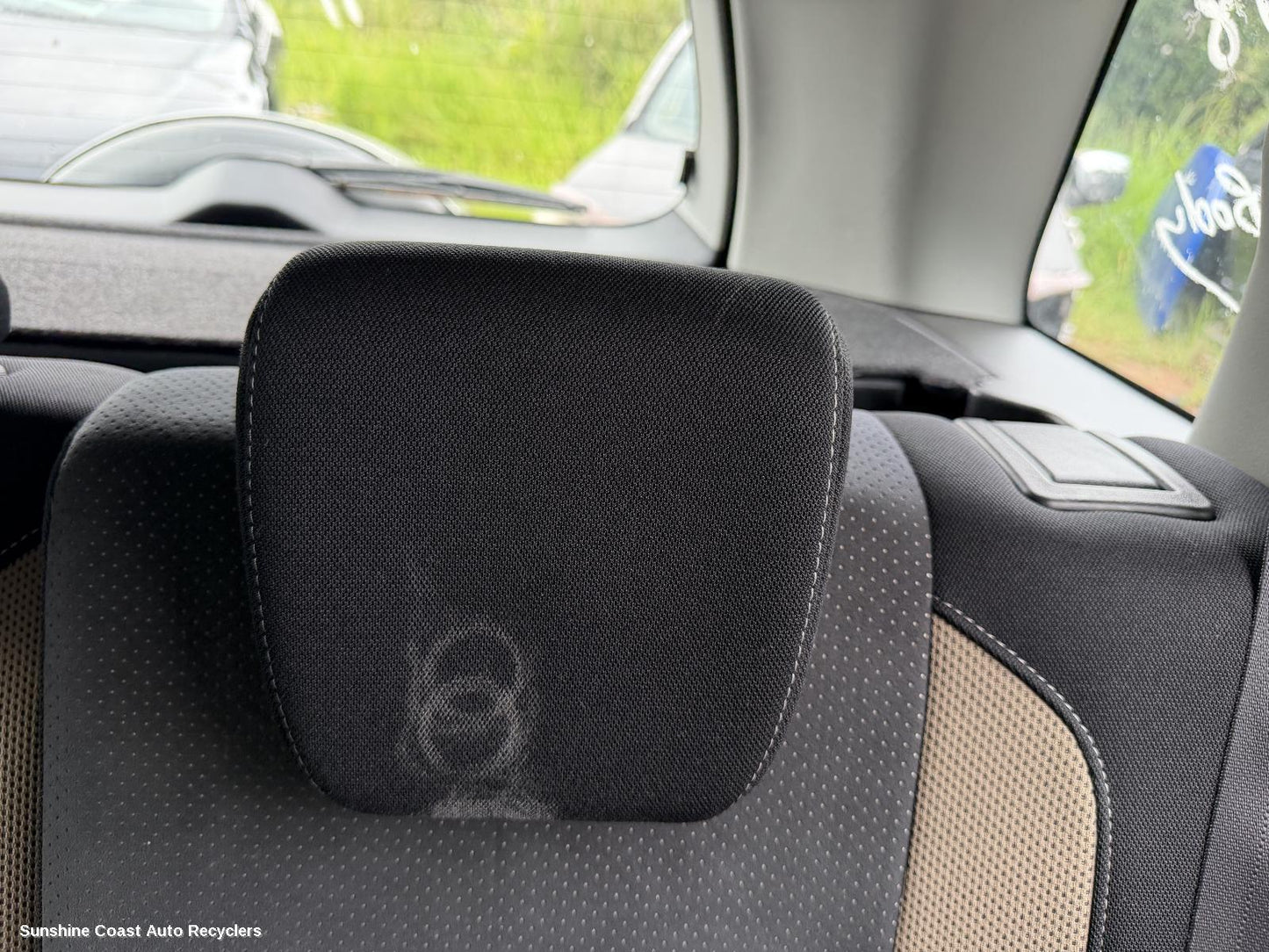 2015 Suzuki Vitara Headrest