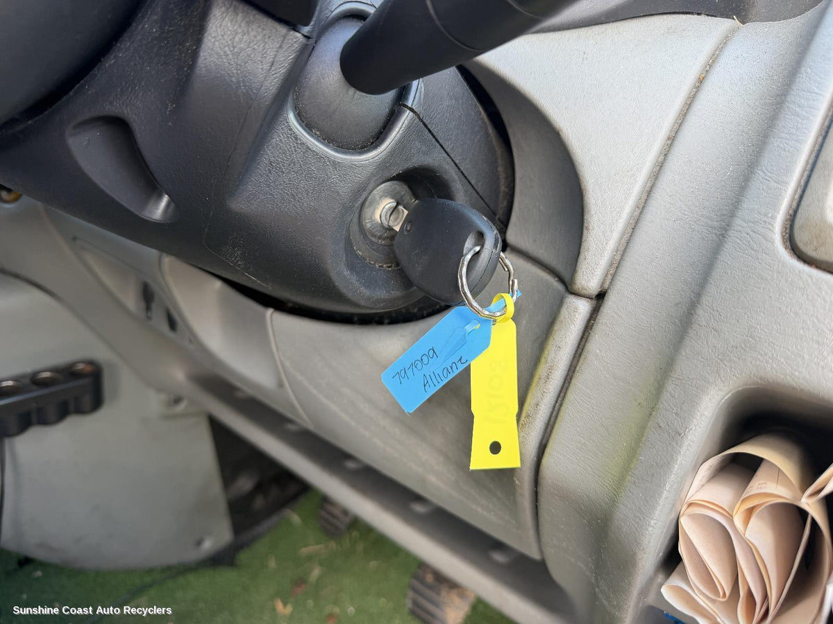 2004-2014 Renault Trafic Ignition W Key