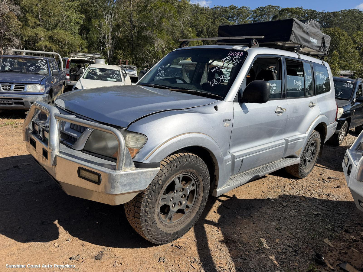 2000-2006 Mitsubishi Pajero Left Guard