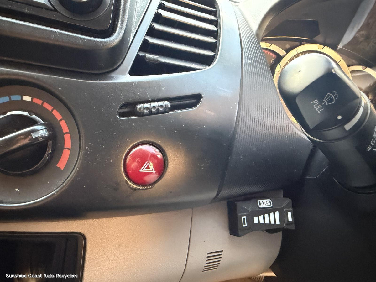 2009-2015 Mitsubishi Triton Misc Switch Relay