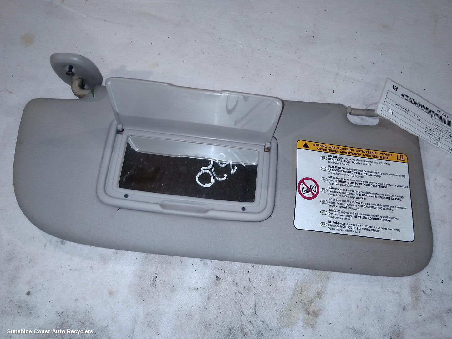 2015 Isuzu Mu-x Sunvisor