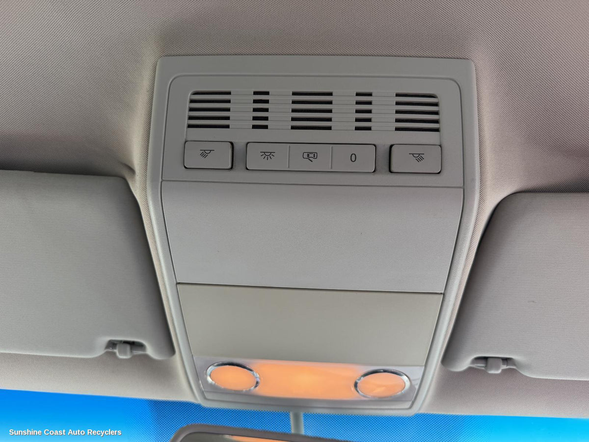 2004-2010 Volkswagen Transporter Courtesy Light