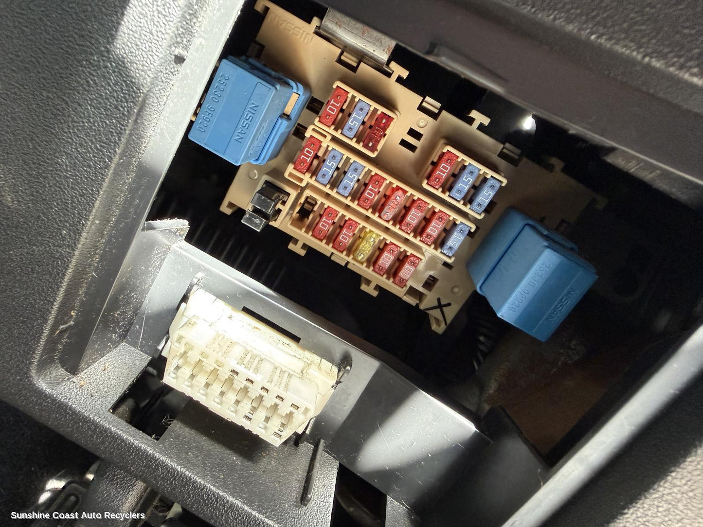 2007-2014 Nissan Dualis Fuse Box