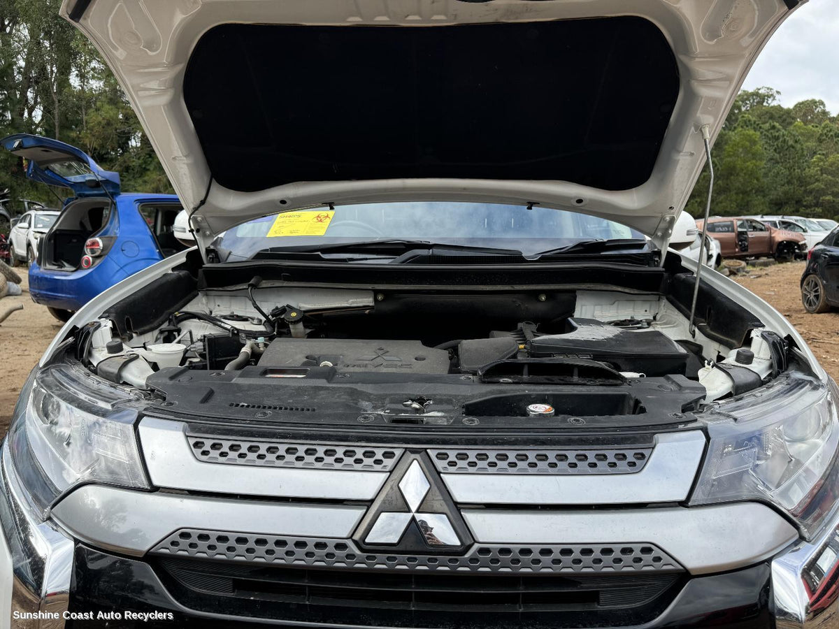 2015-2018 Mitsubishi Outlander Grille