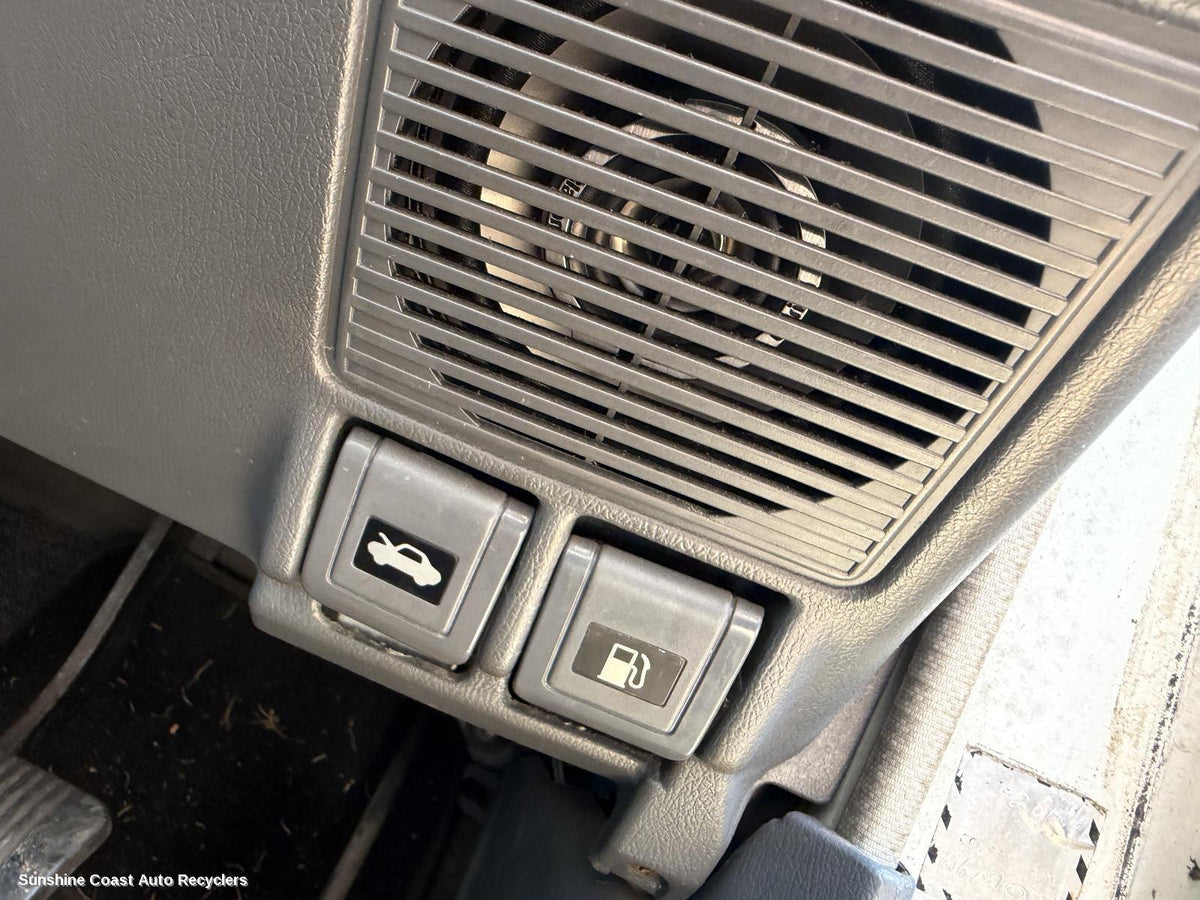 1990-1998 Toyota Landcruiser Speaker
