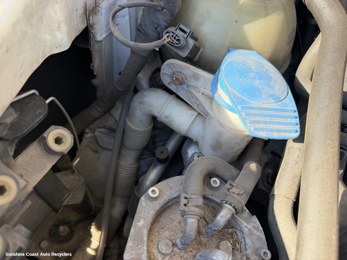 2004-2015 Volkswagen Caddy Washer Bottle