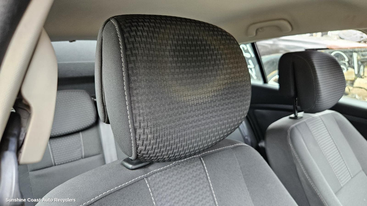 2010-2016 Renault Megane Headrest