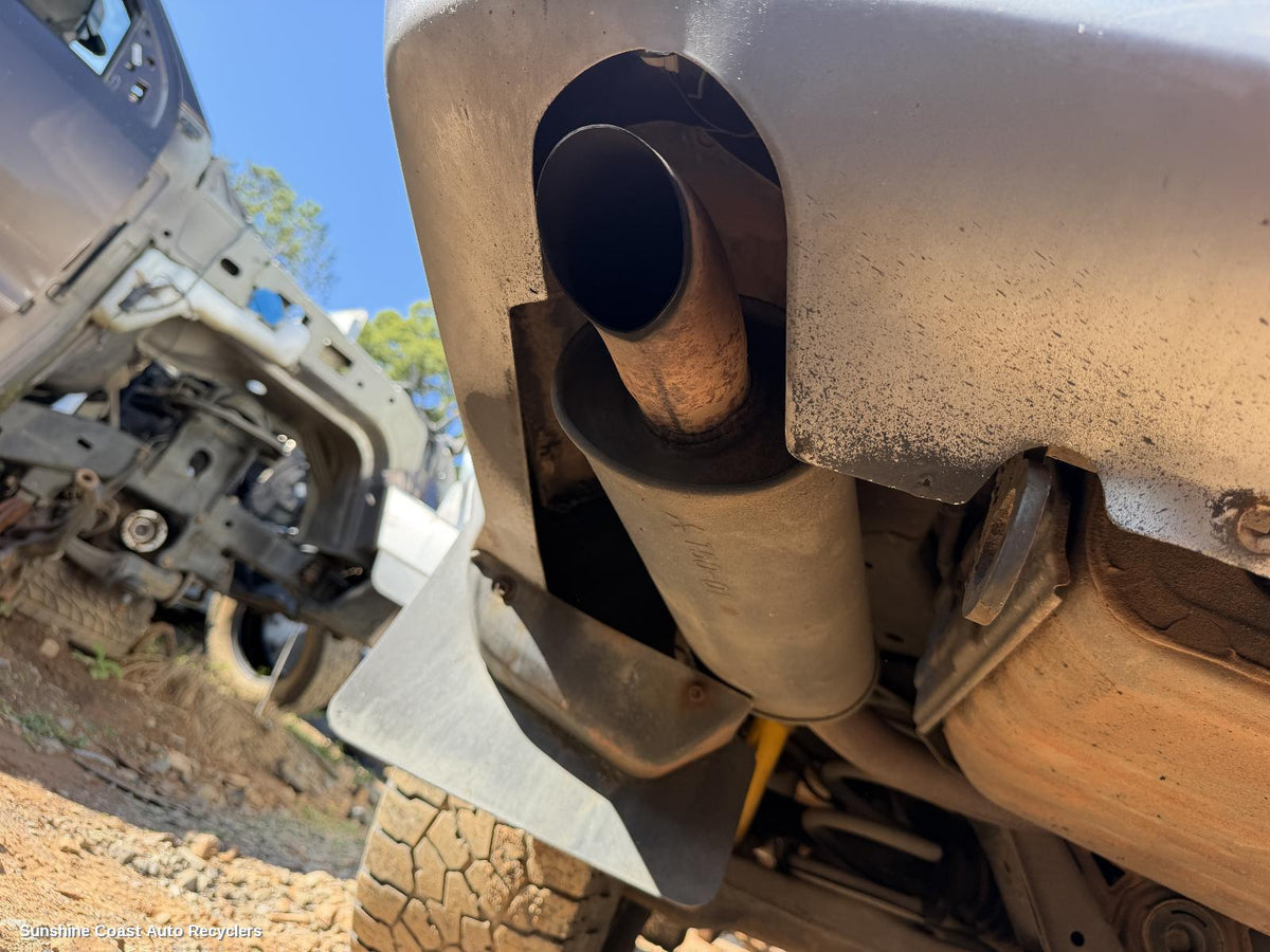2002-2006 Mitsubishi Pajero Tail Pipe