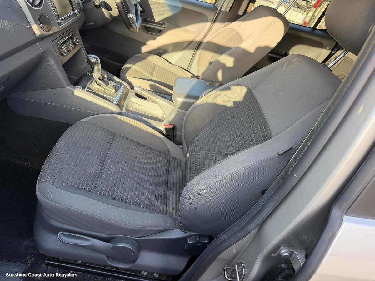 2010-2014 Volkswagen Amarok Front Seat
