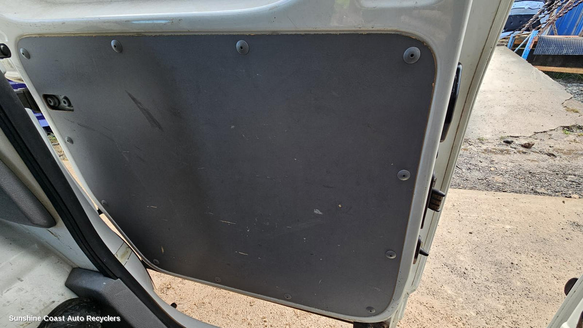 2004-2010 Volkswagen Caddy Door Trim
