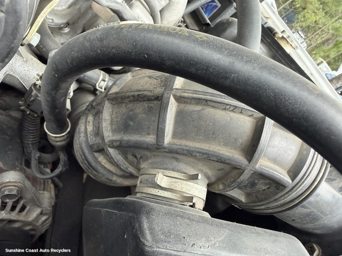 1997-2000 Nissan Patrol Air Cleaner Duct Hos