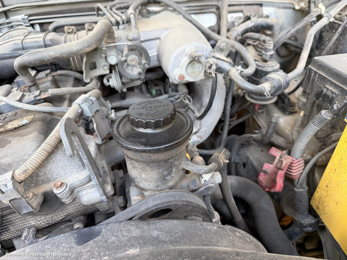 2003-2004 Toyota Prado P S Reservoir