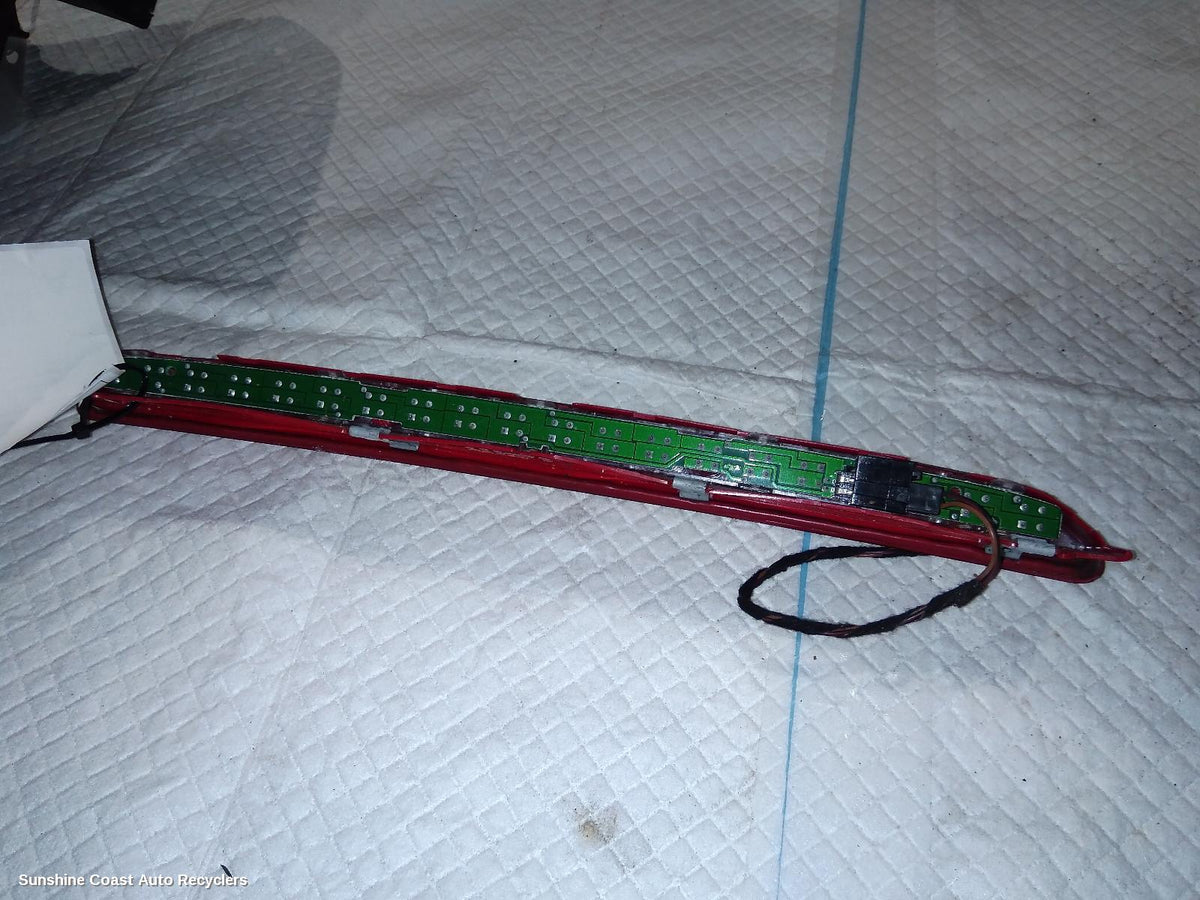 2008-2015 Volkswagen Golf High Level Stoplight