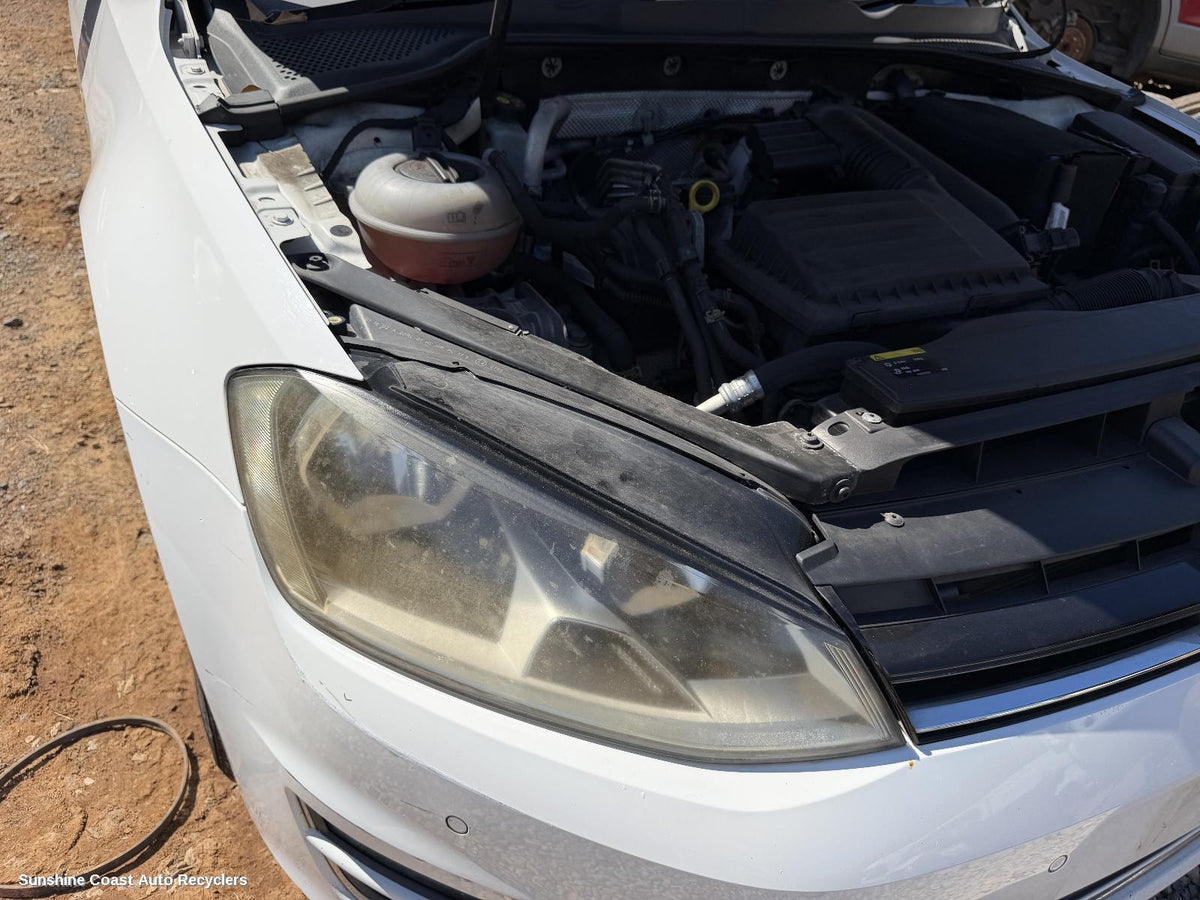2012-2017 Volkswagen Golf Right Headlamp
