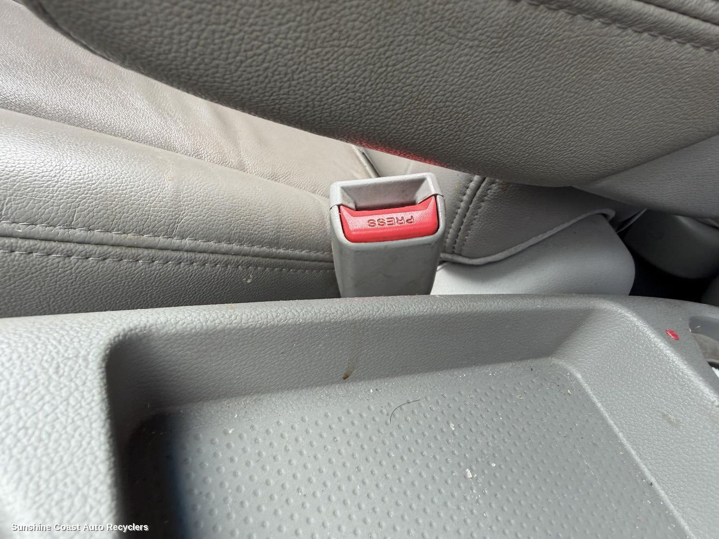 2005-2014 Kia Carnival/grand Carnival Seatbelt Stalk
