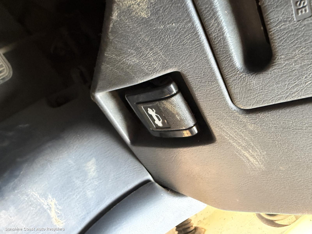 1997-2002 Toyota Camry Bonnet Release