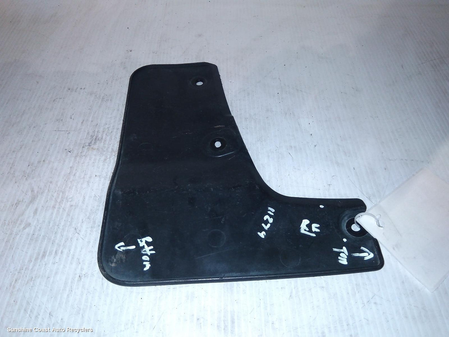 2008 Mitsubishi Pajero Mud Flaps