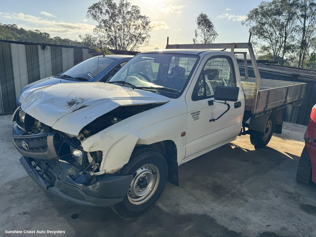 2001-2005 Toyota Hilux Right Guard