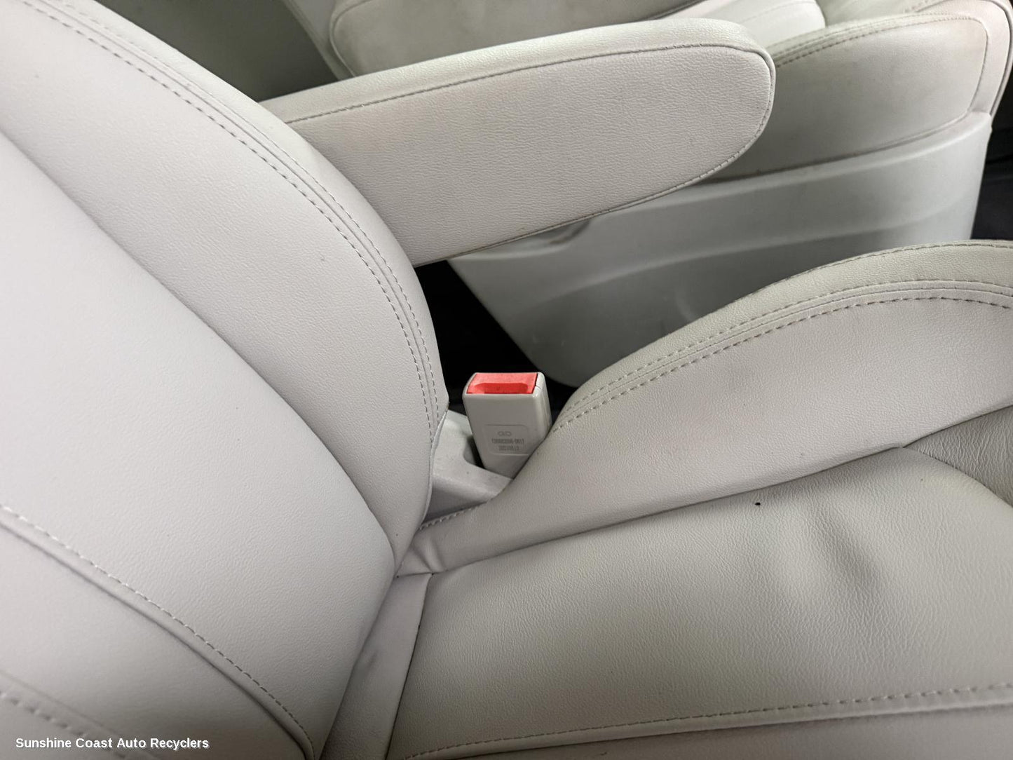 2015-2022 Ldv G10 Seatbelt Stalk