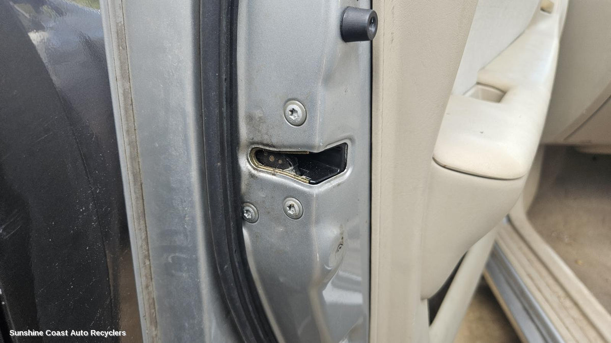 2001-2007 Toyota Corolla Door Boot Gate Lock