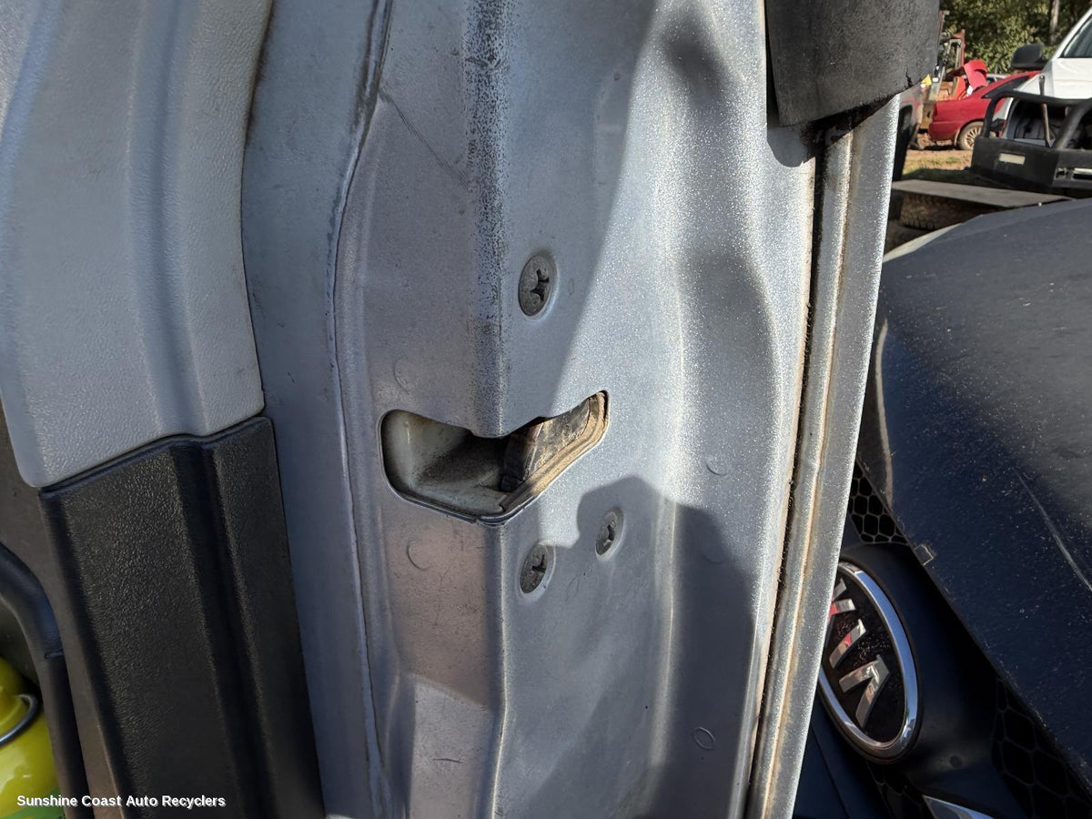 2000-2006 Mitsubishi Pajero Door Boot Gate Lock