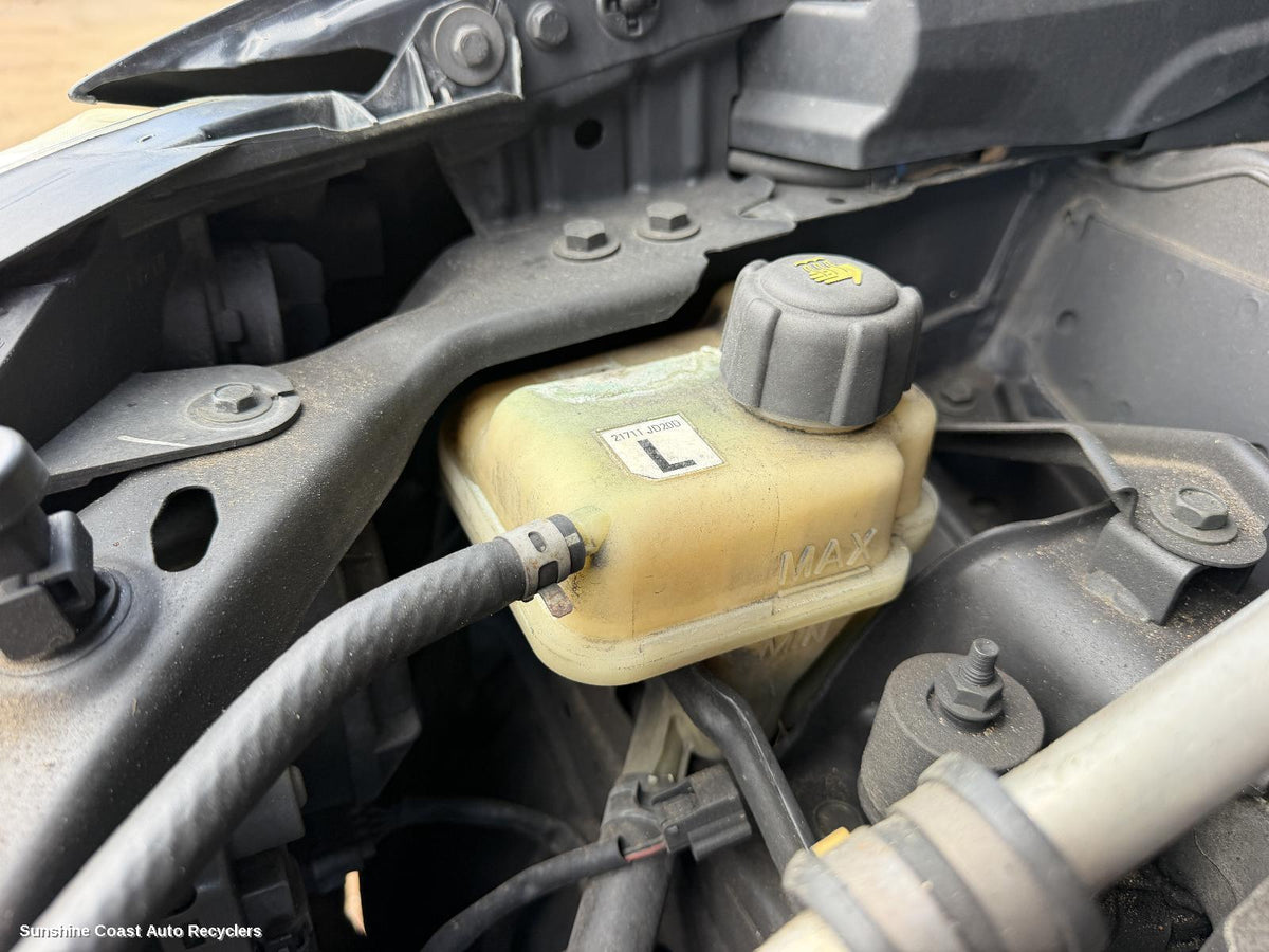 2007-2014 Nissan Dualis Overflow Bottle