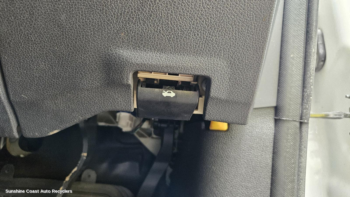 2011-2016 Ford Territory Bonnet Release