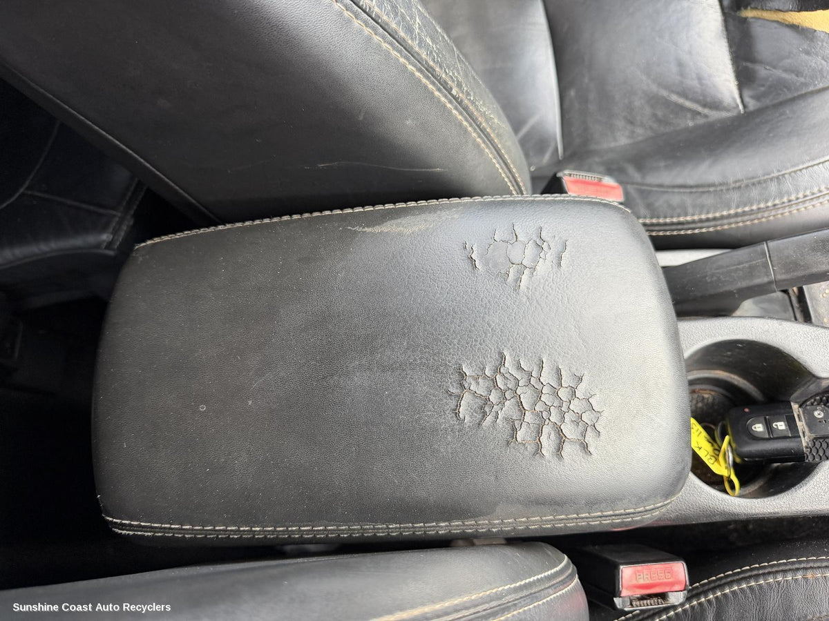 2007-2014 Nissan Dualis Console