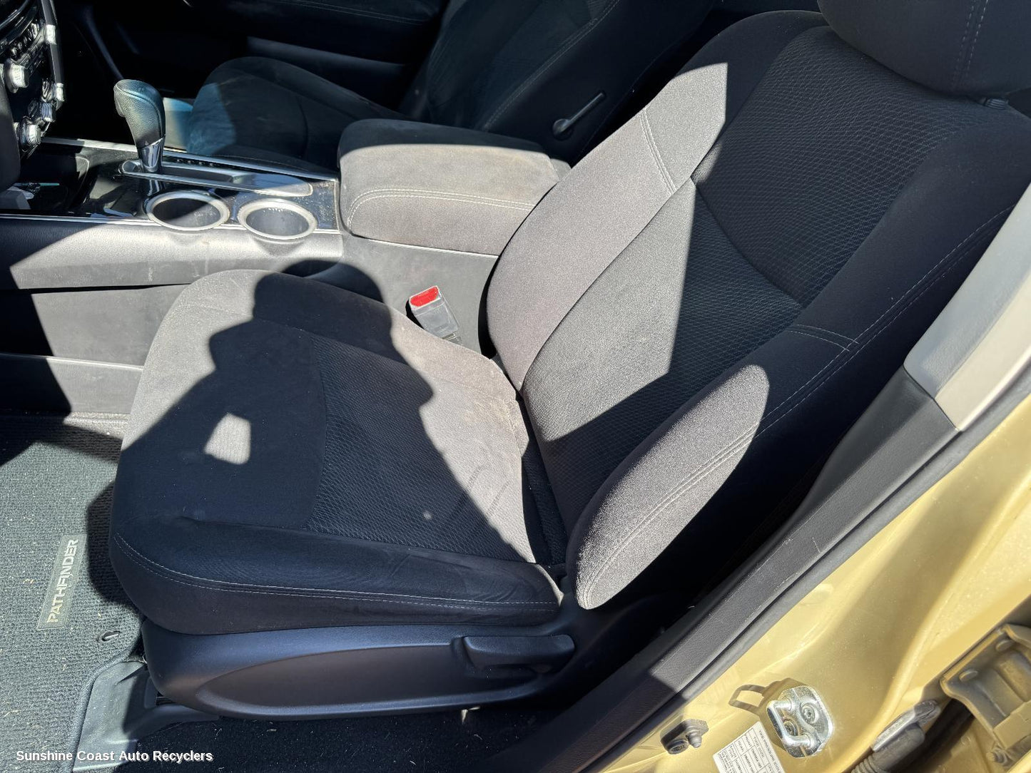 2014 Nissan Pathfinder Front Seat