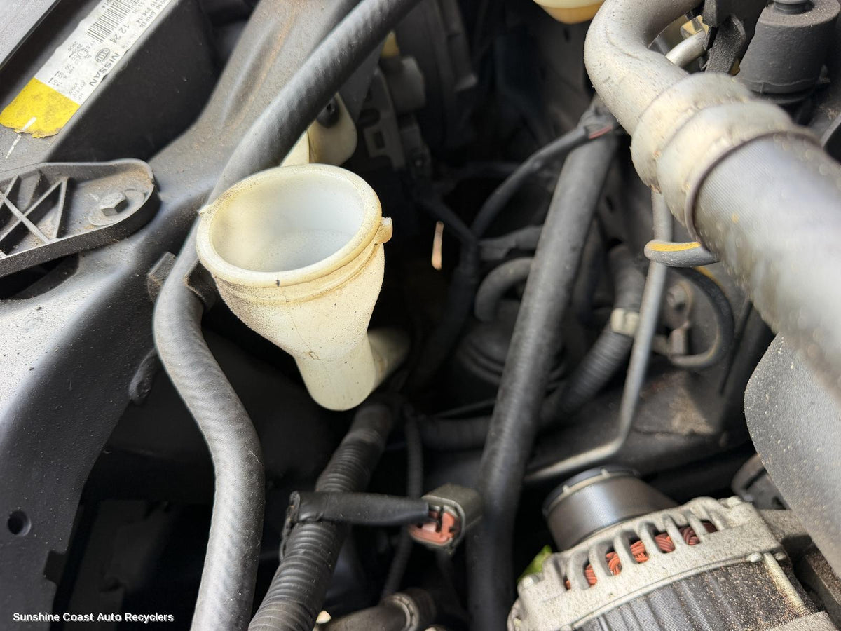 2007-2014 Nissan Dualis Washer Bottle