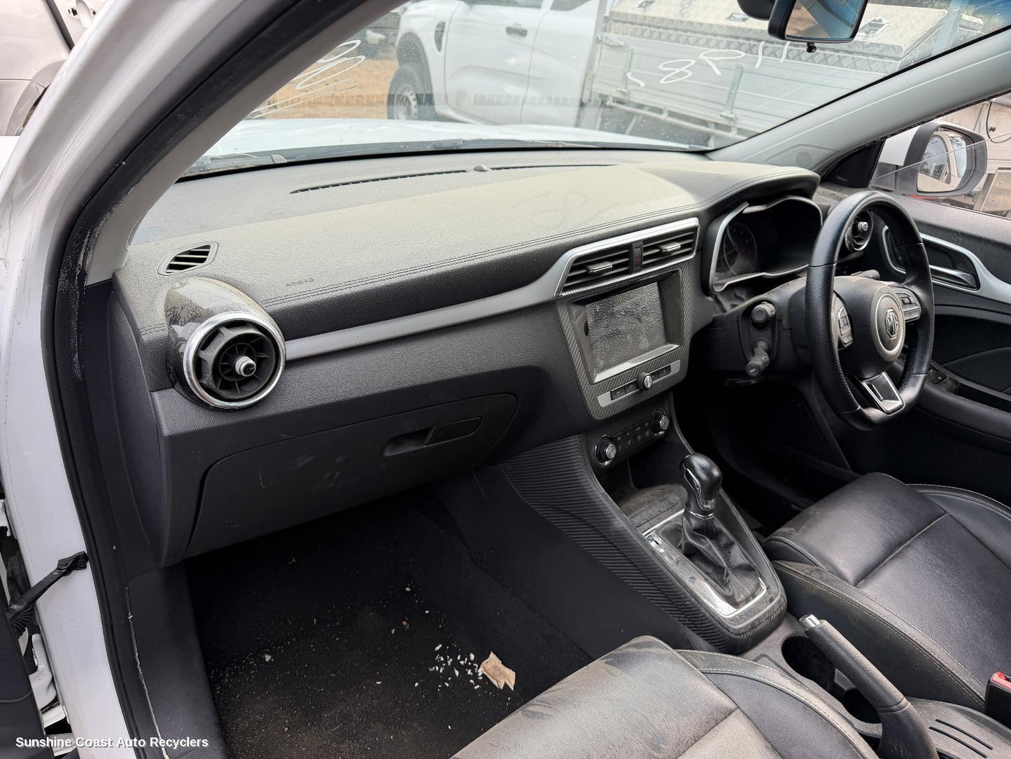 2017-2025 Mg Zs Glove Box