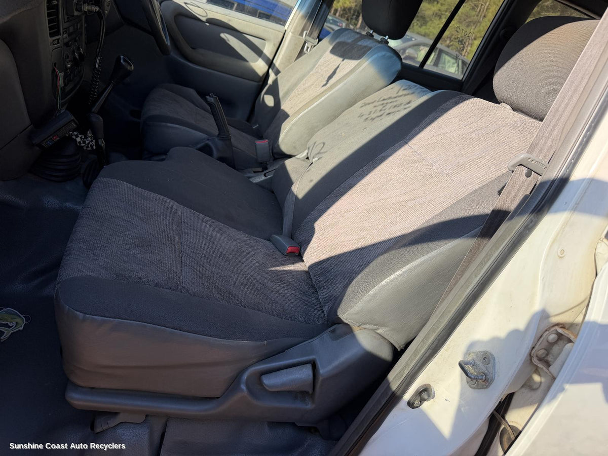 1998-2007 Toyota Landcruiser Front Seat