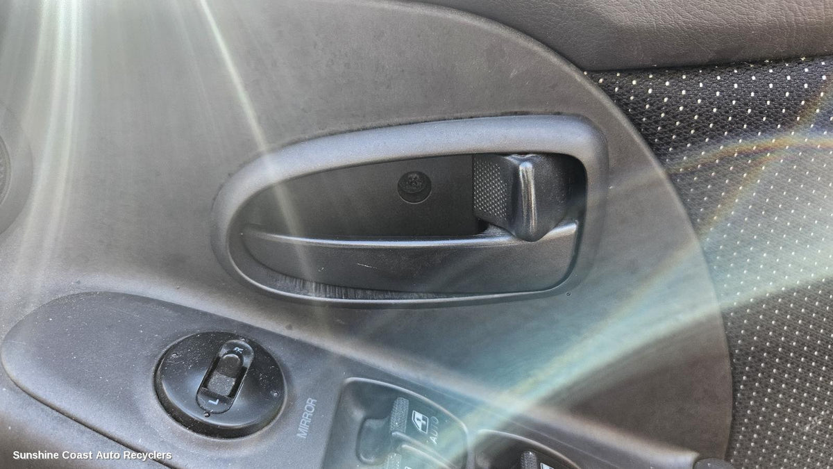 2000-2006 Hyundai Elantra Door Handle
