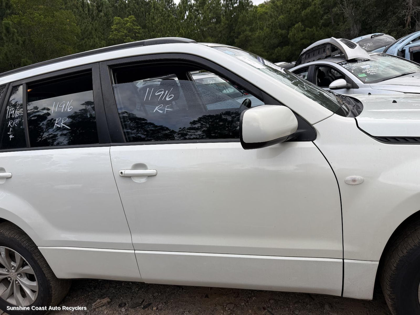 2013 Suzuki Vitara Right Front Door