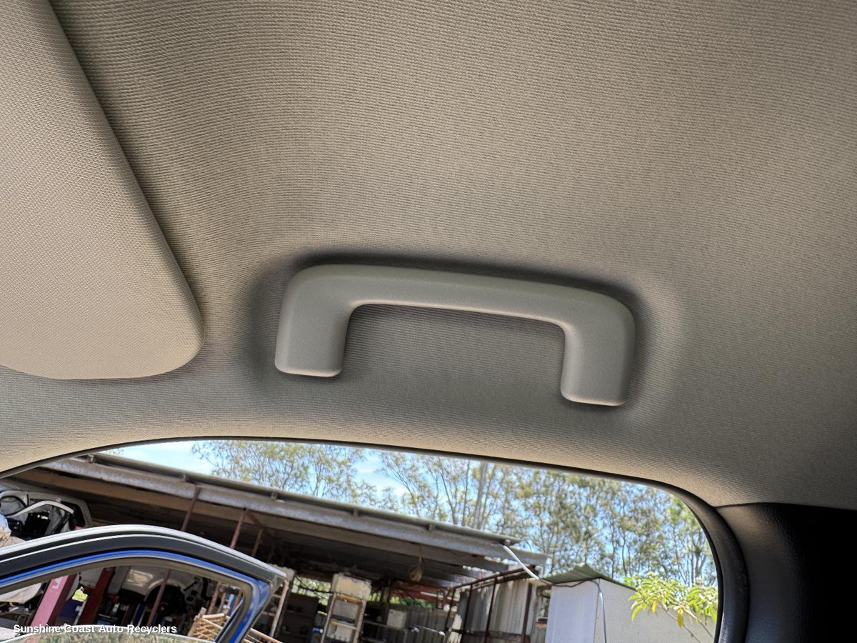 2017-2026 Mitsubishi Eclipse Cross Grab Handle