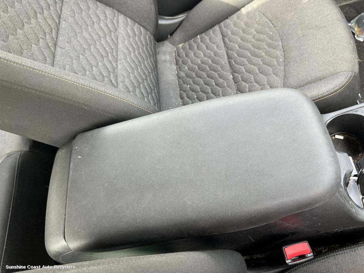 2017-2020 Holden Equinox Console
