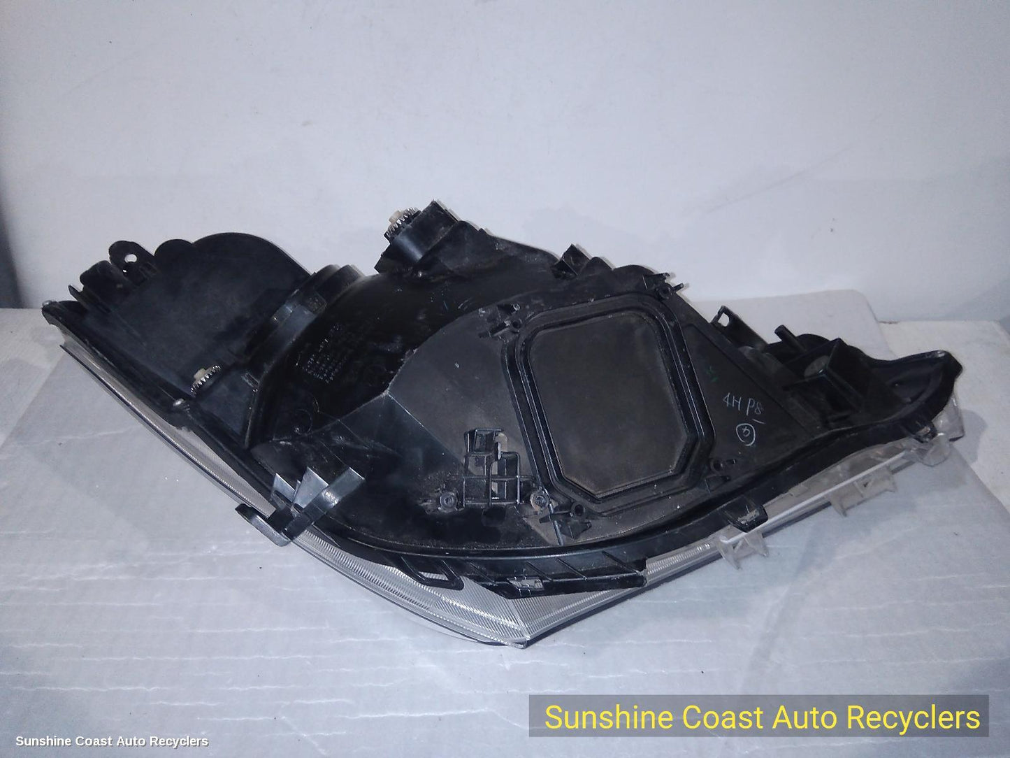 2015 Toyota Yaris Left Headlamp