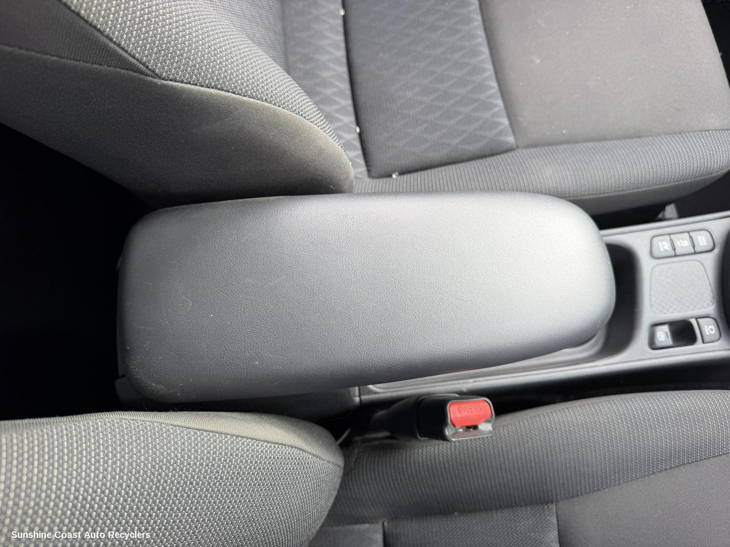 2020-2026 Toyota Yaris Cross Console