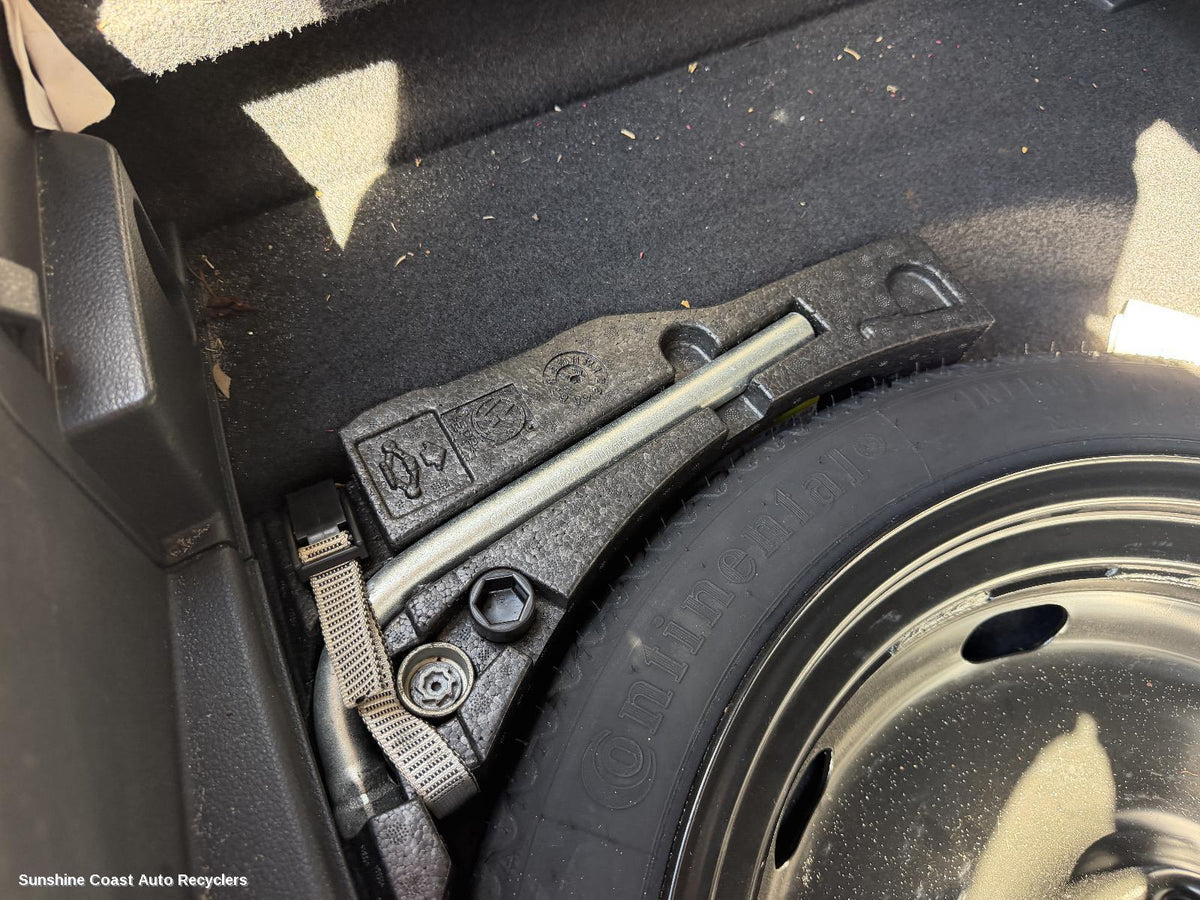 2012-2020 Volkswagen Golf Jack Tool Kit