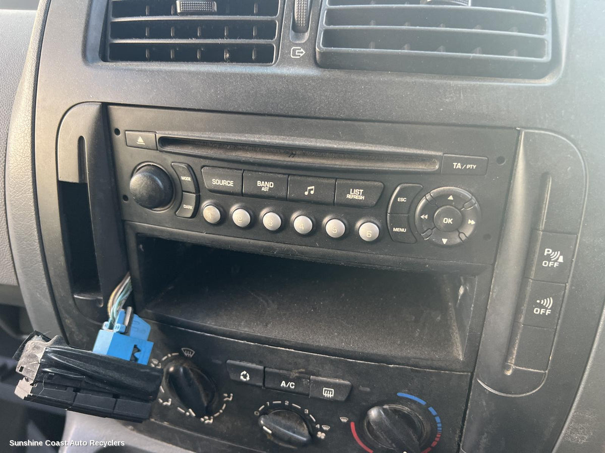 2008-2015 Peugeot Expert Radio Cd Dvd Sat Tv