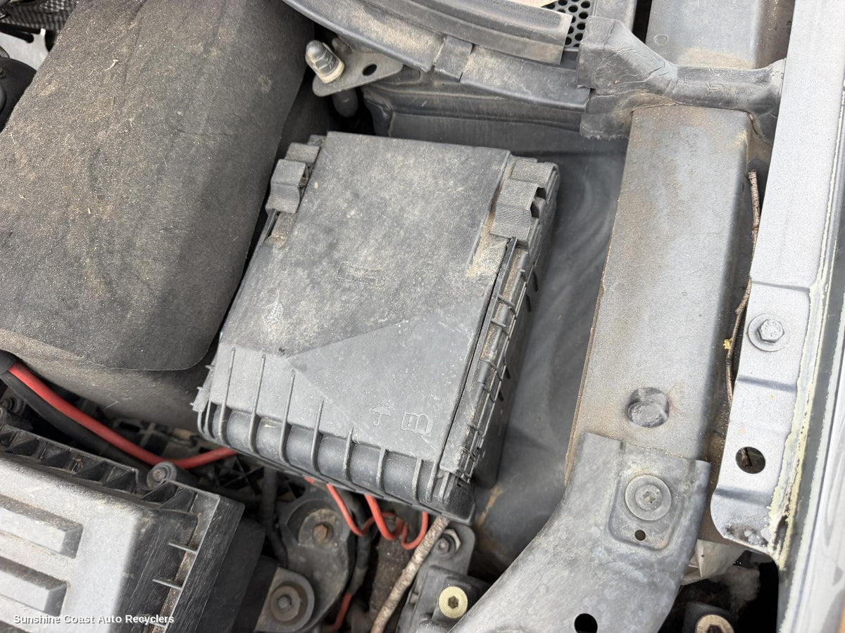 2008-2011 Volkswagen Tiguan Fuse Box