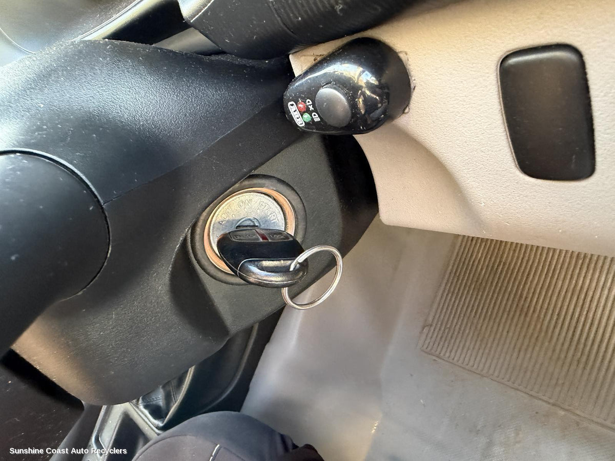 2009-2015 Mitsubishi Triton Ignition W Key
