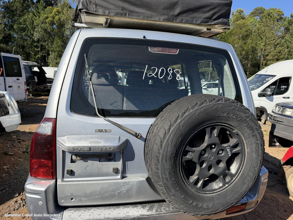 2000-2006 Mitsubishi Pajero Spare Wheel Carrier