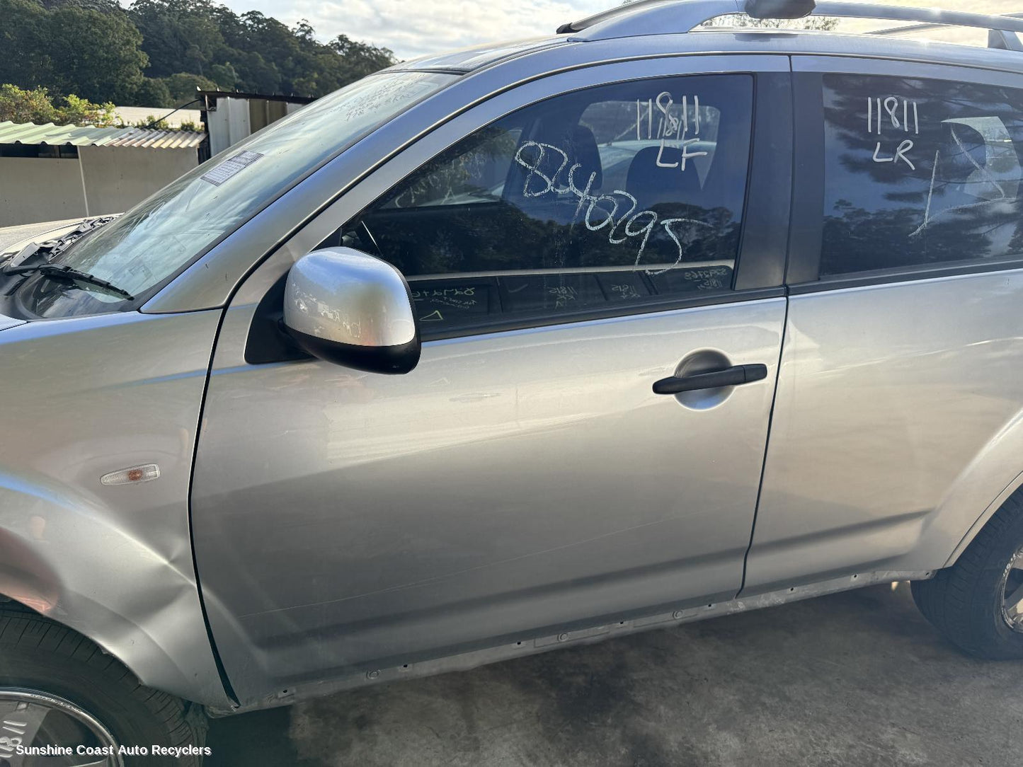 2010 Mitsubishi Outlander Left Front Door Window