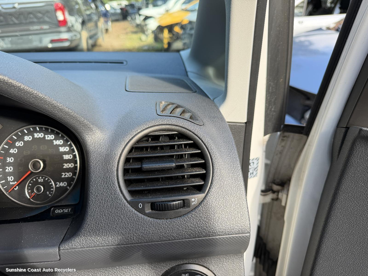2010-2015 Volkswagen Caddy Misc