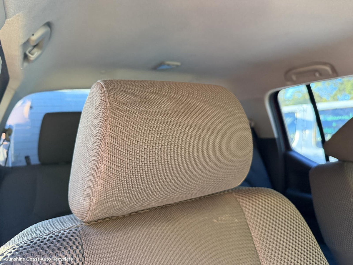 2005-2015 Nissan Navara Headrest