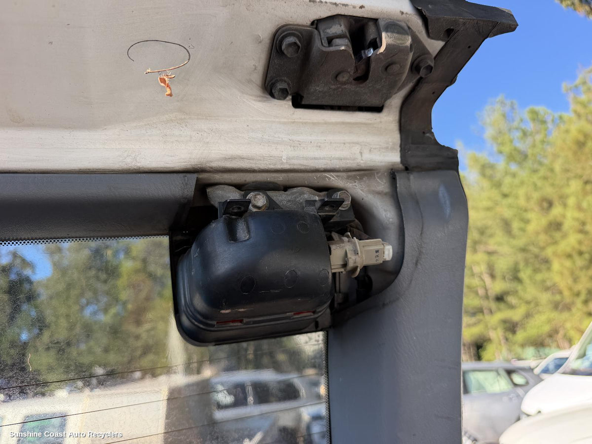 1998-2007 Toyota Landcruiser High Level Stoplight