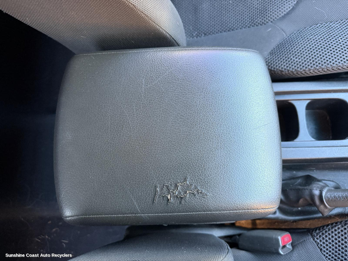 2005-2015 Nissan Navara Console